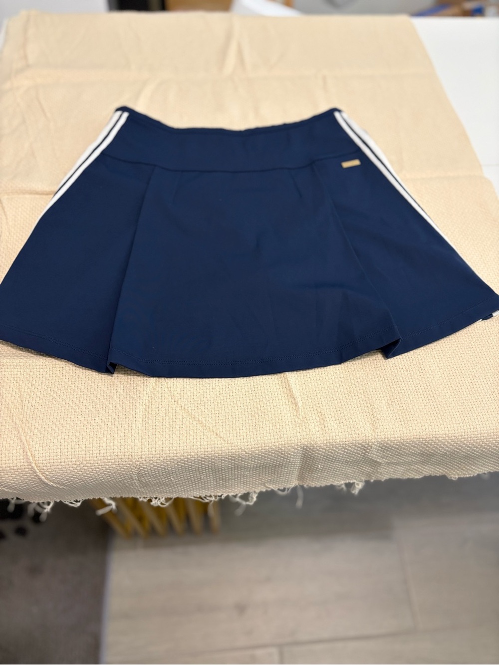 Alala Navy Skort with White Side Stripes-Perfect 4 Pickle Ball! 🎾🏓
